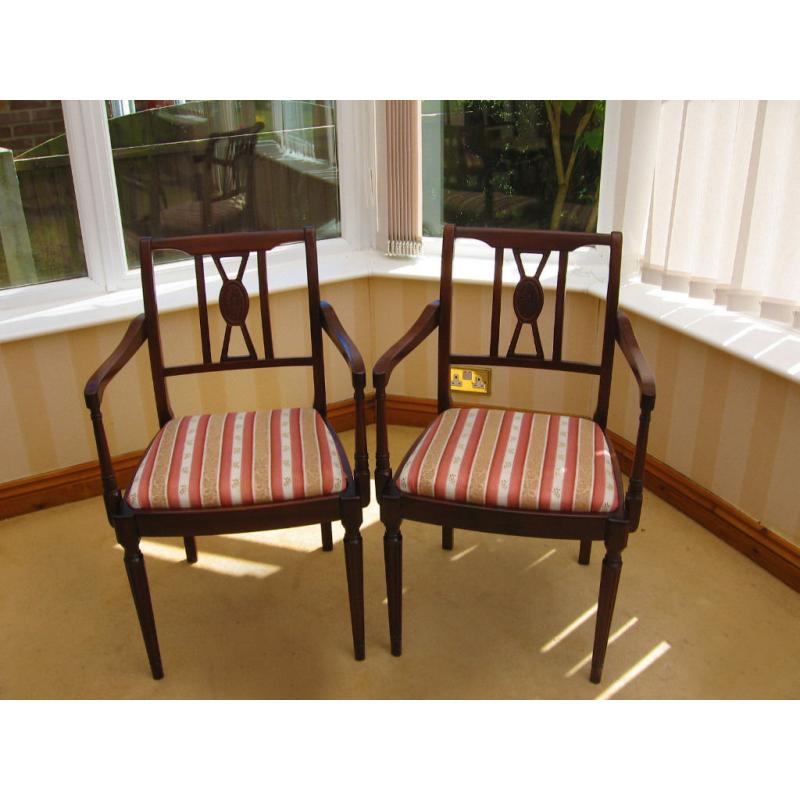 EXCELLENT CONDITION –ELEGANT EXTENDING DINING TABLE & 6 ORNATE CHAIRS (CAN DELIVER)