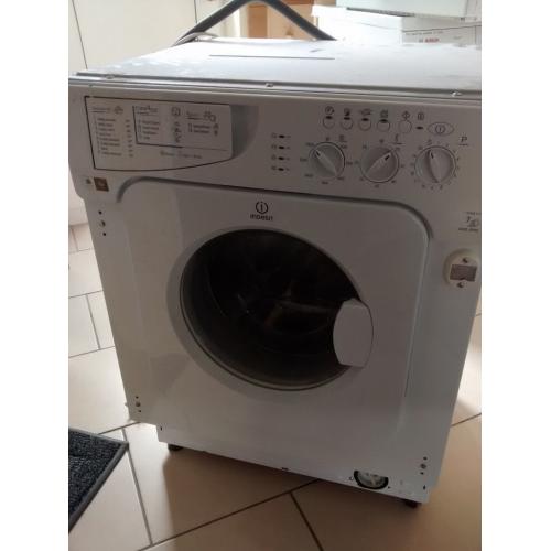 Integrated washing machine - perfect condition