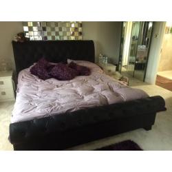 Black Leather Super King Size Bed Frame 6ft bed 'Looks Brand New'