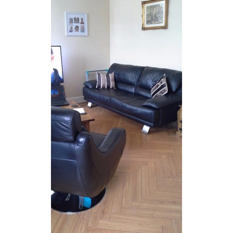 3 SEATER BLACK LEATHER SOFA & 2 LEATHER SWIVEL CHAIRS