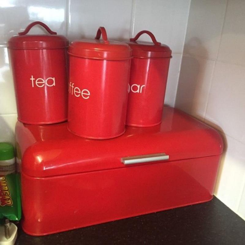 Bread bin and canisters