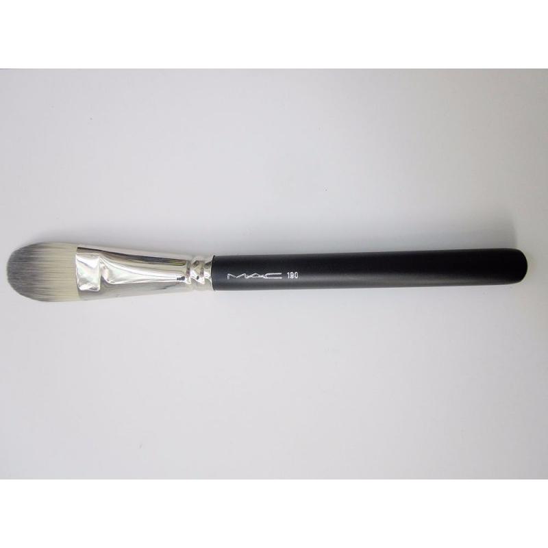 MAC 190 Foundation Brush Brand New in Packaging