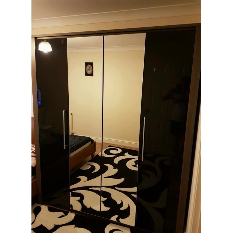 Bed , table ,wardrobe, sofa , tv , iPhone 4 , iPhone 5 , iPhone 5s . Tel : 07983562104 .
