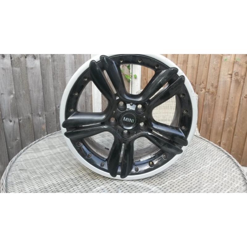 4 x Genuine Mini Countryman alloy wheels. 18.5 star double spoke. Alloy wheels.Like new