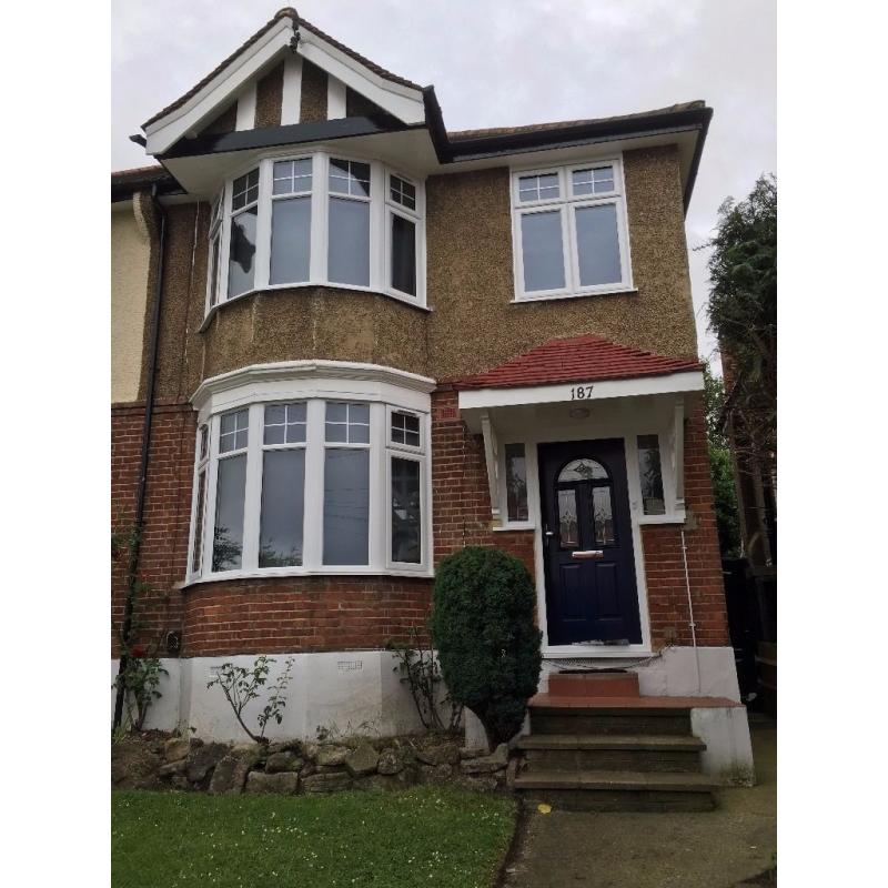 Single Room offered in freshly refurbished house 650pcm with live in Landlord