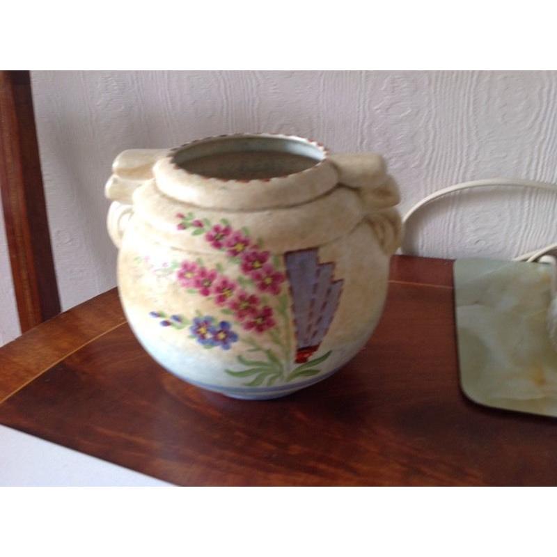 Decorous pottery . 30s? Pretty bowl