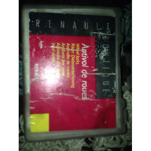 Renault locking wheel nut set