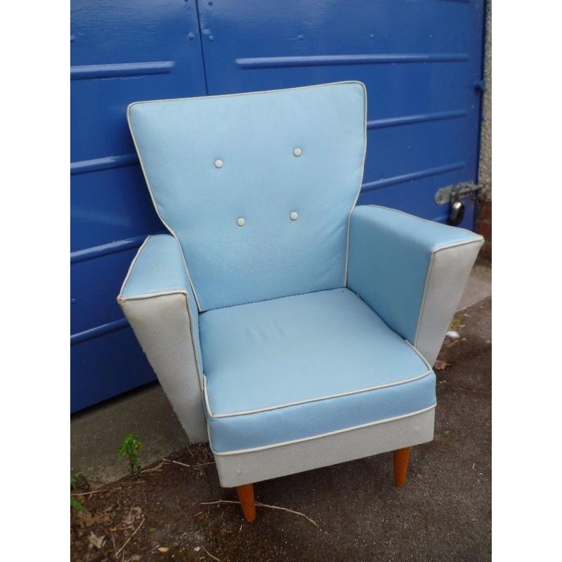 CHILDS 1930 VINTAGE ARMCHAIR