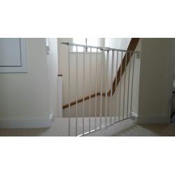 Lindam Push-To-Shut Extending Metal Safety Gate