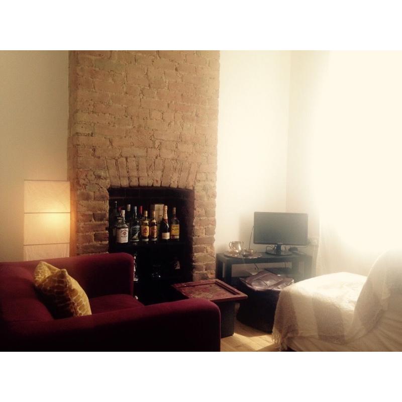 Room with garden access, close to tube and shops