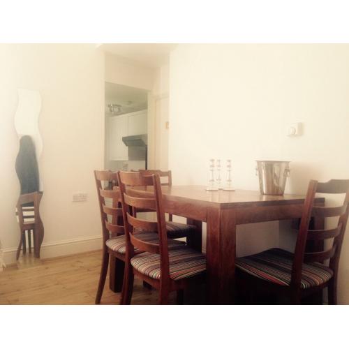 Room with garden access, close to tube and shops