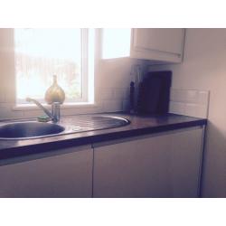 Room with garden access, close to tube and shops