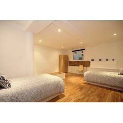 N. TWIN ROOM IN A FLAT **ALL INCLUSIVE **BRICK LANE **ZONE 1 *LIVING ROOM *FIRST WEEK FREE