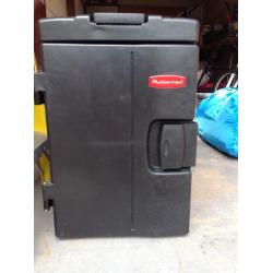 Rubbermaid front loading hot/cold cabinet