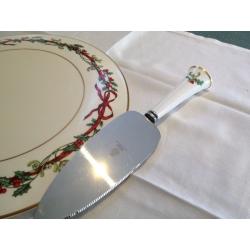 Royal Worcester "Holly Ribbons" Christmas cake serving plate and matching cake slice