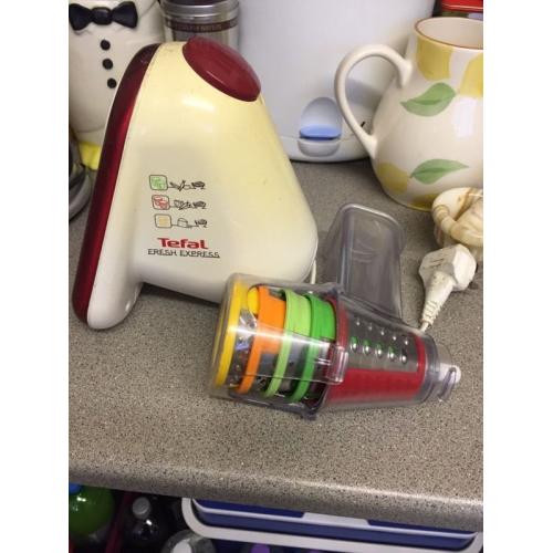 Elec veg/cheese grater