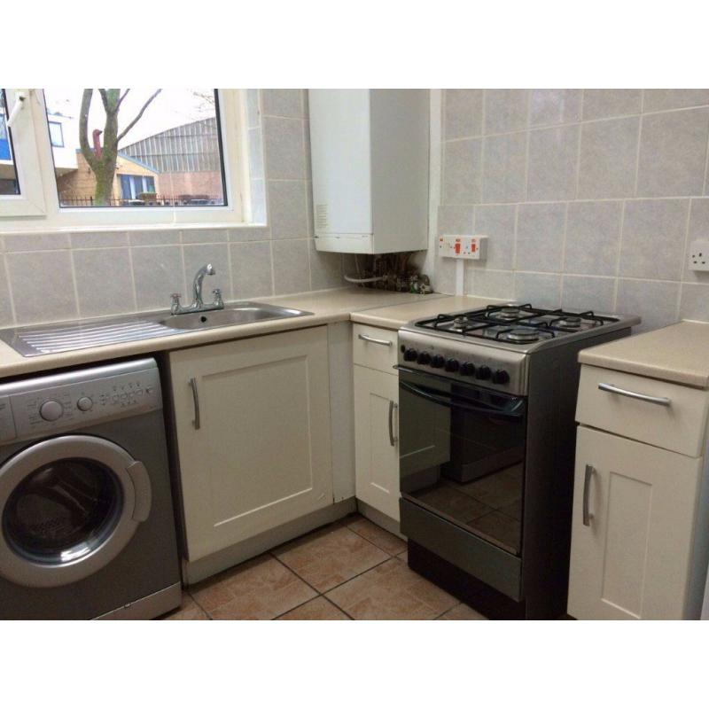 STOCKWELL DOUBLE ROOM AVAILABLE IN A COSY FLAT ZONE 2