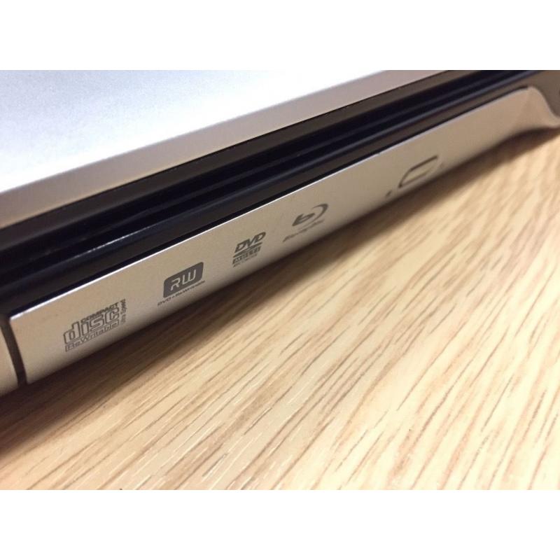 Dell XPS 17 L702X 17" QuadCore i7 1920x1080 Screen 3GB NVIDIA Graphics BlueRay