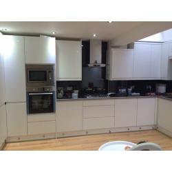 Spacious Single Room to Let Near Kingsbury Station – Preferably female