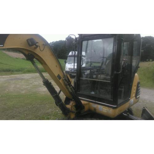 Cat 302.5 yr 1999 hitch 4 buckets