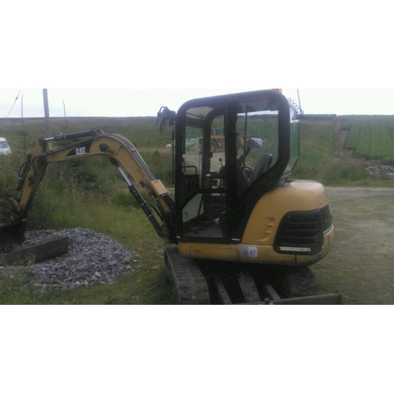 Cat 302.5 yr 1999 hitch 4 buckets