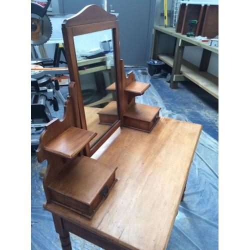 Lovey dressing table / desk
