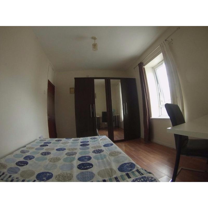 AMAZING DOUBLE FOR ONE PERSON! AVAILABLE FROM TODAY! MILE END! 130PW!
