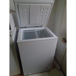 ESSENTIALS C99CF13 Chest Freezer - White