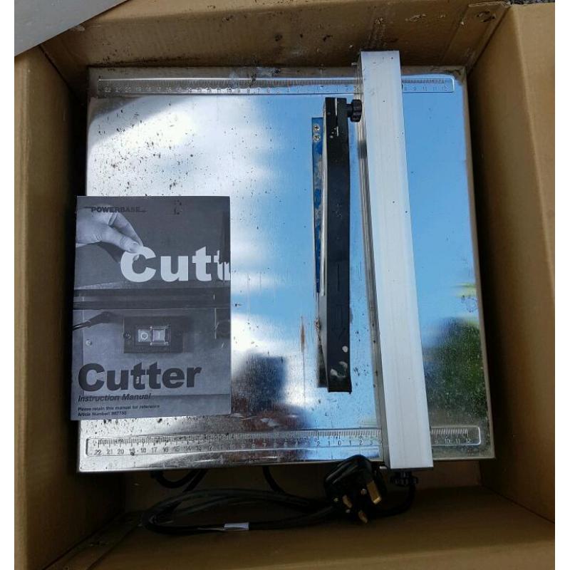 Tile cutter