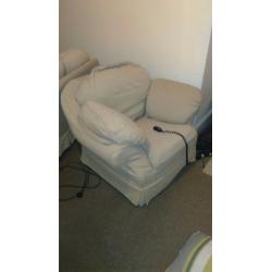 Raise and tilt chair