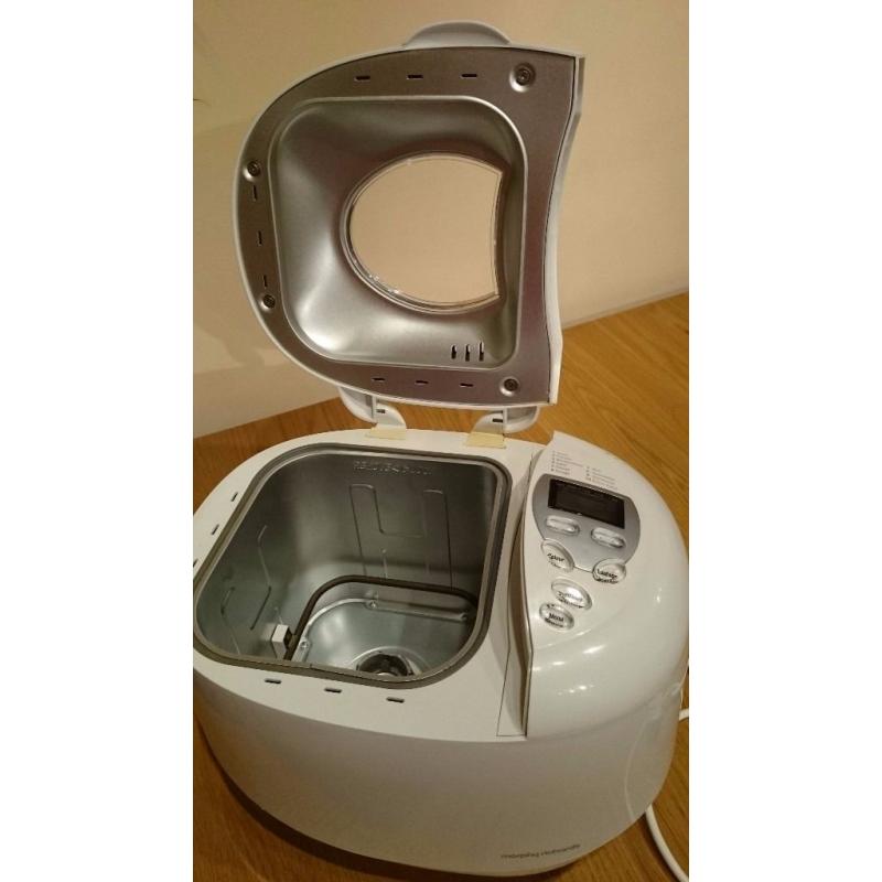 Breadmaker - Morphy Richards-Excellent Condition