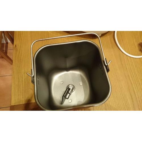 Breadmaker - Morphy Richards-Excellent Condition