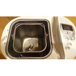 Breadmaker - Morphy Richards-Excellent Condition
