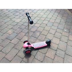 Scooter - Mini Street Cruz Scooter in red and black