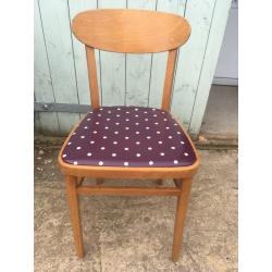 Lovely kitchen / dining room chairs X 4