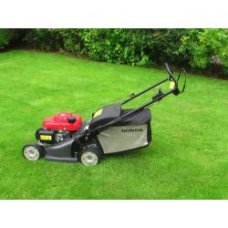 Honda HRX426PDE Lawnmower New 23June little used.