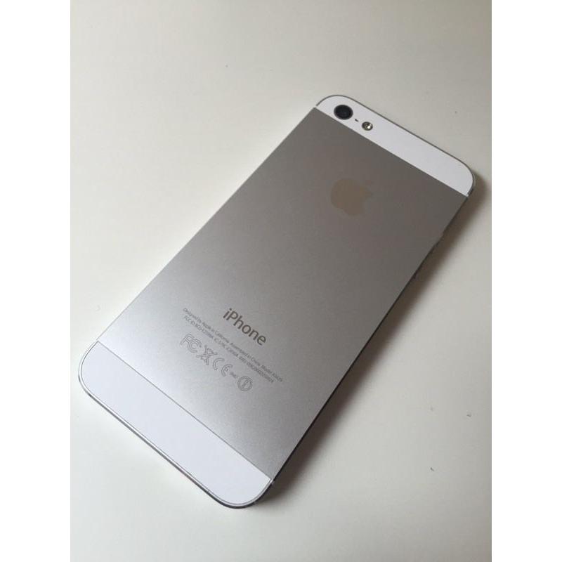 Unlocked White iPhone 5 16GB. 3 month warranty. Card Payment/Delivery available