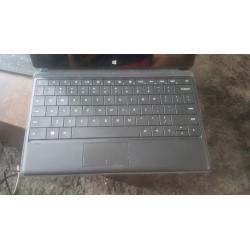 Microsoft Surface Pro 1514 i5 1.7Ghz 4GB 128GB Keyboard Charger Windows 10 Excellent Condition?