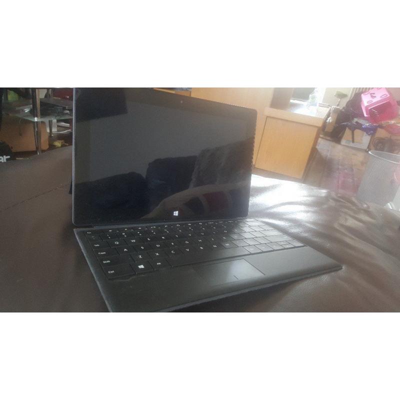 Microsoft Surface Pro 1514 i5 1.7Ghz 4GB 128GB Keyboard Charger Windows 10 Excellent Condition?