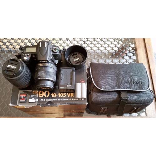 NIKON D90