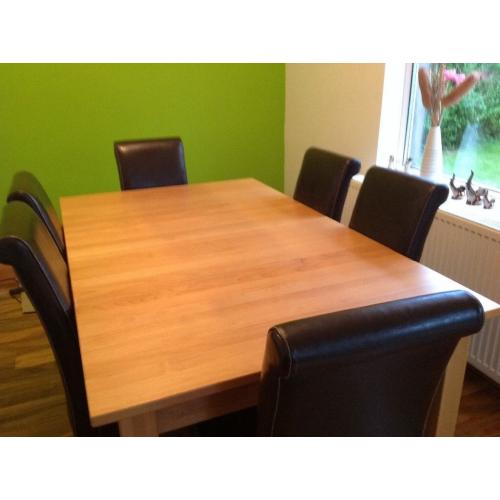 For Sale - Extendable Oak Dining Table and 6 Leather Chairs