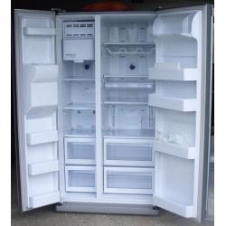 Samsung American style fridge freezer in silver