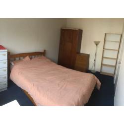 Double room in spacious flat, Central Bristol (Redcliffe) everything included
