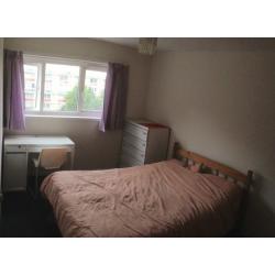 Double room in spacious flat, Central Bristol (Redcliffe) everything included