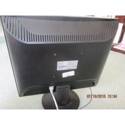 Fujitsu Siemens SCALEOVIEW L19-8 L9ZA 19" LCD monitor with Speakers.