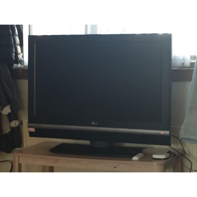 37 inch LG LCD TV for sale