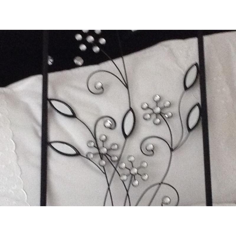 Wall flower design