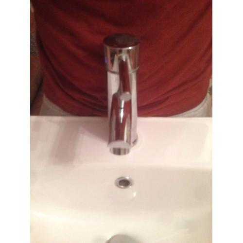 Pedastal Sink with Brand New Mixer Tap