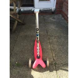 Micro scooter in excellent condition.