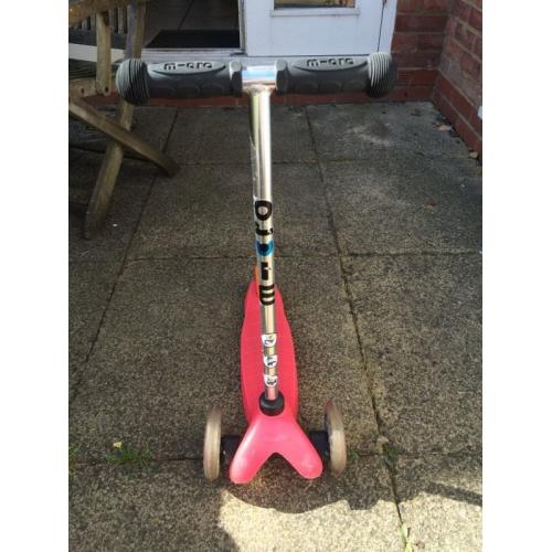 Micro scooter in excellent condition.